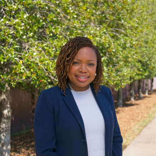 Geneka Holyfield